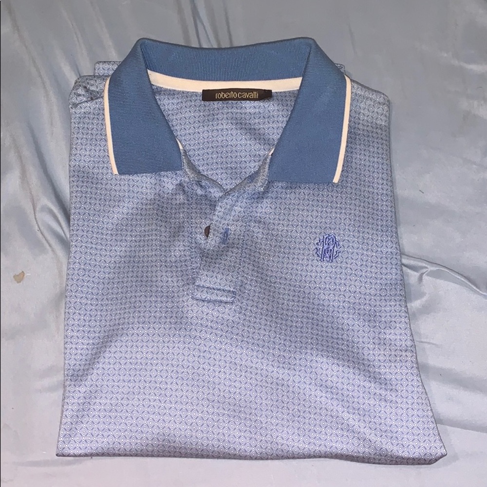 Baby Blue and white 3 button collar shirt.